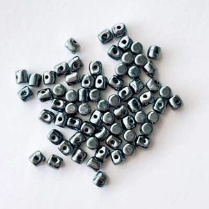 5g Czech MINOS Perles Par Puca® beads - small dot - Jet HEMATITE - 2.5x3mm - Picture 1 of 9