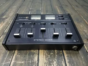 Realistic Stereo Mixer Model 32-1100a Radio Shack with meters *TESTED* (NO CORD) - Picture 1 of 6