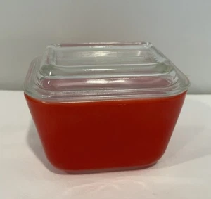 Plato refrigerador pequeño vintage PYREX rojo brillante 501 B 1,5 tazas con tapa 501 C - Imagen 1 de 22