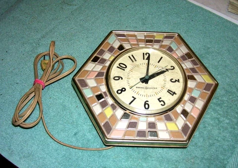 Vintage Mosaic Art Deco  General Electric Wall Clock 2118A Tested  Working Well Cover