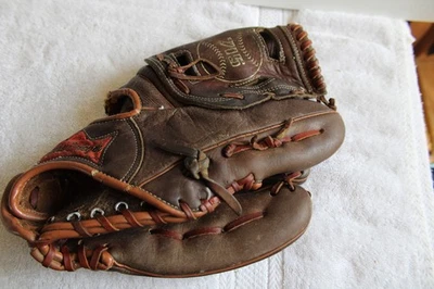 Guante de béisbol vintage MACGREGOR Hank Aaron 715 HRK DERECHO, usado buen estado. Foto 1 de 4