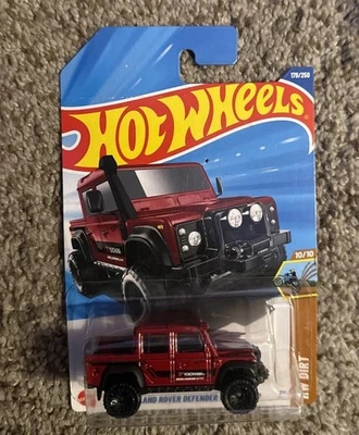 Hot Wheels 2025 '15 Land Rover Defender Double Cab Red 179/250 10/10 - Image 1 of 2