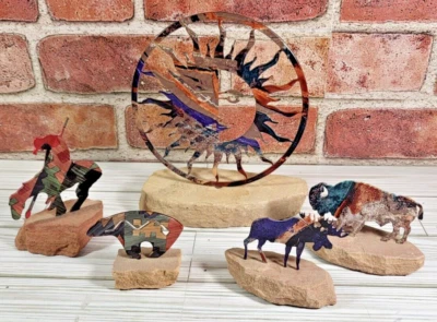 Lote de arte de metal Sun Moon, Bear, Moose, Buffalo celestial montado en una roca Lazart Foto 1 de 4