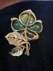 Vintage 60er Jahre Sauteur Renoir gebürstetes Gold "Golden Glow" Blatt Brosche 2,5" - Bild 1 von 3