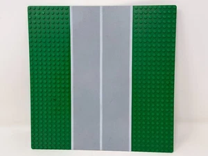 Lego Green 32 x 32 Runway Baseplate - 606p33 From 6392 In 1985 - Picture 1 of 8