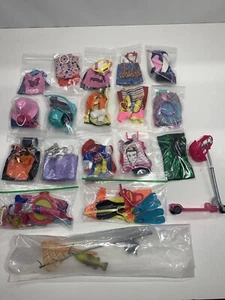 Ropa Barbie 16 Full OutFits Comp. Juegos de accesorios, scooter, pesca y patinaje - Imagen 1 de 13