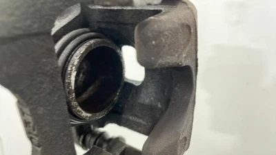 Etrier avant gauche (freinage) DAIHATSU CUORE 2 47750-B2032 - Photo 1/4