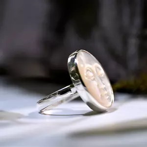 Hand-Carved Moon Face Ring 925 Sterling Silver Mother of Pearl Size 8 - Picture 1 of 8