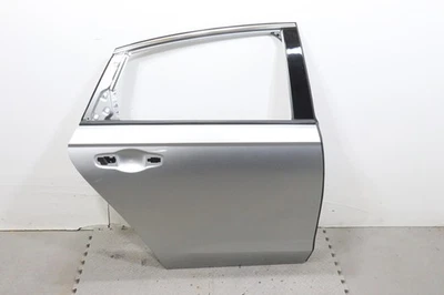 Carcasa de puerta trasera derecha del lado del pasajero Honda Accord 2023-2025 OEM PLATEADA_NH932M Foto 1 de 4