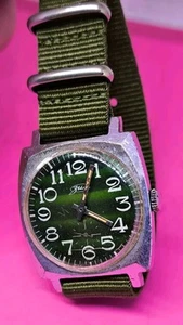 ZIM Pobeda 2602 USSR 15 jewels Rare Green dial men soviet watch Vintage - Picture 1 of 18