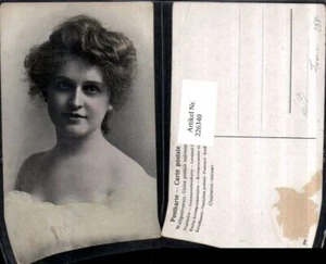 226340,Frau Mädchen Portrait - Picture 1 of 1