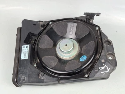 Subwoofer Sinistro BMW 3 F30, F80 9210149 31412640 - Immagine 1 di 4