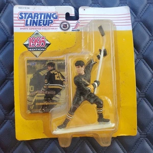 1994 STARTING LINEUP KENNER LUC ROBITAILLE NHL FIGURE SEALED LOS ANGELES KINGS - Picture 1 of 4