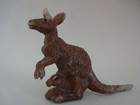 Sammelfigur 70er Jahre / Dunkelbraunes Känguruh mit Junges - ca 45-50 mm groß