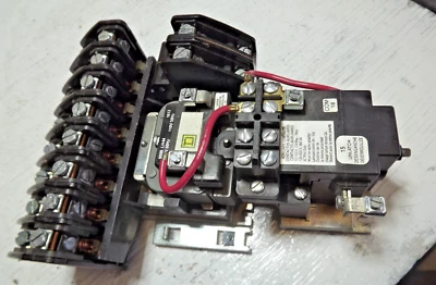 Square D 8903LXO1200V02 30 Amp 12-Pole mechanically held Lighting Contactor 120 - Image 1 of 4