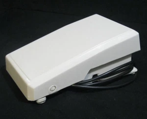 Air Foot Vacuum Control Pedal #979583-003 for Domestic Portable Sewing Machines - Picture 1 of 6