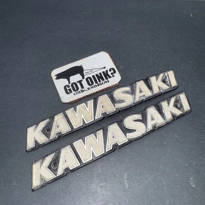 Par de emblemas/insignias OEM Kawasaki 1974-80 KZ Z1 KZ900 900 1000 OEM tanque de combustible Foto 1 de 4