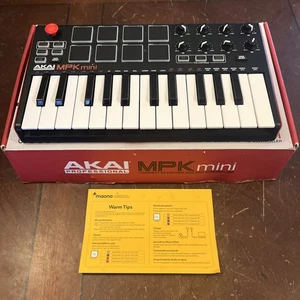 Akai Professional MPK Portable Midi Controller MINI Q32 - Bild 1 von 9