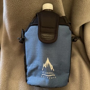 Vintage Rubbermaid Cool Carriers For Water Bottle NEW Blue Hiking Festivals - Picture 1 of 8