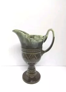 Hull USA Imperial Pottery Vtg Pitcher F32 Green Drip 10 Inch - Picture 1 of 8
