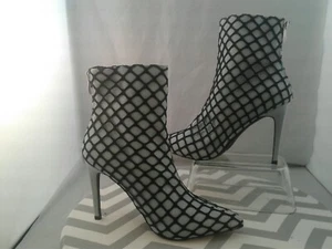 Cape Robbin GiGi-38 Size 10M Stiletto Slim 4" Heels Boots Bootie Gray Black Trim - Picture 1 of 9