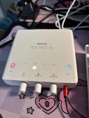 Midiplus R2 Sound Card Professional Live Recording and K-Pop Singing Card - Image 1 of 4