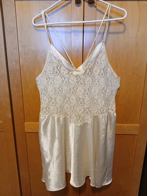 Ashley's Intimates Nightgown Slip Lingerie Ivory 2X Spaghetti Strap Negligee - Image 1 of 4