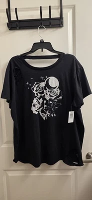 Torrid 0X NWT Black Skull Flowers Tee, Open Back, Slashes, Straps, Relaxed - Image 1 of 4