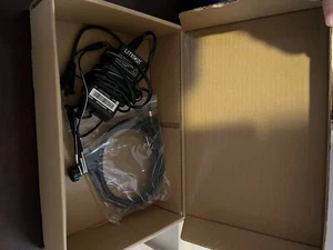 Black LED-LCD monitor  - Picture 1 of 3