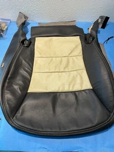 2005-13 corvette seat bottom black and ivory USED GM - Bild 1 von 1