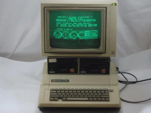 VINTAGE Apple IIe 2e A2S2064 Computer Monitor Disk Drives Software Manual Bundle - Picture 1 of 12