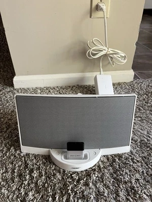 Bose SoundDock Digital Music System Speaker W/Bluetooth. NO. 035703970372326AE - Image 1 of 4
