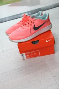 Nike Free Run Mädchen rosa Turnschuhe, UK Gr. 5, EUR 38, sehr guter Zustand, mit Karton - Bild 1 von 11