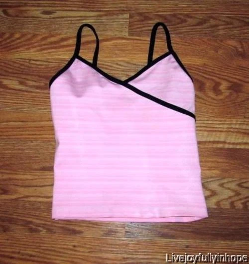 So SPORTY ~ New! Large ~ VINTAGE! Y2K! Compression Cropped Yoga Athletic Tank - Image 1 of 1
