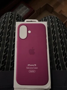 iPhone 16 silicone case magenta never used brand new open box - Photo 1 sur 3