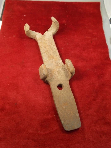 VERY OLD PRIMITIVE ANTIQUE HAND FORGED CAST IRON MEXICAN PLOW HEAD, NO HANDLE Cover