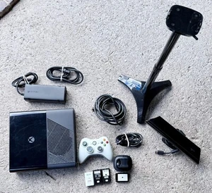 Microsoft Xbox 360 E Console Model 1538 w/ KINECT and Accessories – TESTED - Picture 1 of 14