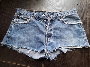 Levi 501 Jean Shorts Womens Blue Medium Wash Mid Rise Button Fly Hot Pants - Picture 1 of 8