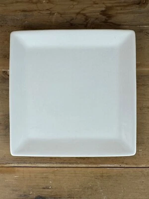 Placa cuadrada DANSK porcelana blanca forma cuadrada 9 x 9 Foto 1 de 2