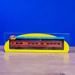 Athearn 7963 RTR HO Scale Southern Pacific SP Daylight 72' Vista Dome Car - Picture 1 of 8