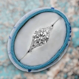 Anello di fidanzamento con diamanti creati in laboratorio taglio tondo da... - Foto 1 di 11