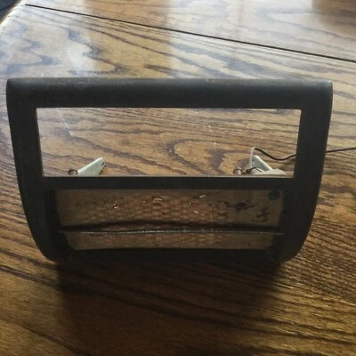 Carcasa baquelita pontón mercedes-benz con radio blunpoint becker México 220SE Foto 1 de 4