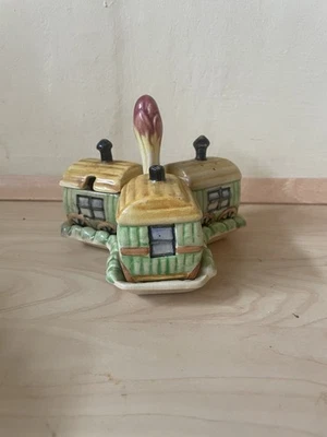 Rare Vintage Ceramic Gypsy Romany Caravan Cruet Set Made in Great Britain   - Image 1 of 4