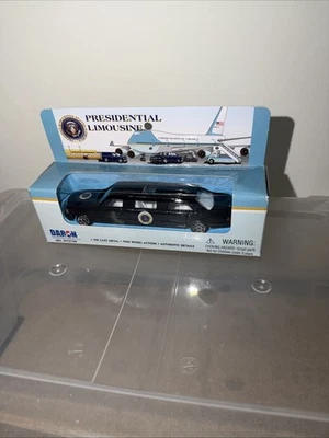 Daron Presidential Limousine, Scale 1:64 - Black (RT5739) - Image 1 of 4