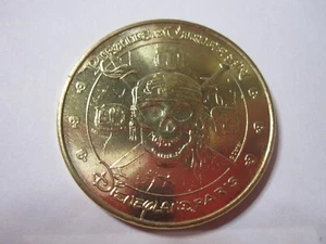 PIECE RARE MEDAILLE DISNEYLAND PARIS PIRATES OF CARIBBEAN NEUVE 2024 - Picture 1 of 2