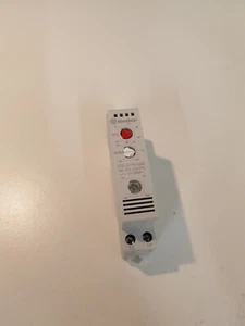FINDER 7T.51.0.230.4360 Thermostat Hygrostat in einem Hutschiene Schaltschrank - Bild 1 von 4
