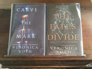CARVE THE MARK & THE FATES DIVIDE, Veronica Roth,SIGNED w/DOODLE 1st prints - Picture 1 of 9