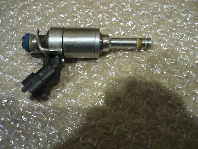 Inyector de combustible Ferrari California - P/N 247588 Foto 1 de 4