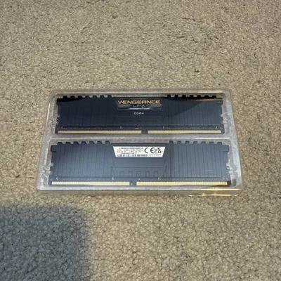 Corsair Vengeance LPX CMK64GX4M4E3200C16 - 32 GB (2 x 16 GB) DDR4  3200 MHz - Image 1 of 3