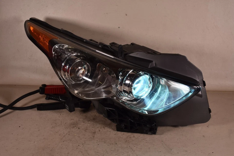 09-17 INFINITI FX35 FX50 FARO LATERAL DERECHO PASAJERO XENÓN LUZ OCULTA OEM Foto 1 de 4